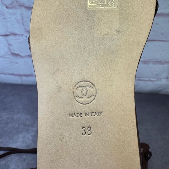 Chanel Interlocking CC Logo Leather Gladiator Sandals 38 - Picture 8 of 10